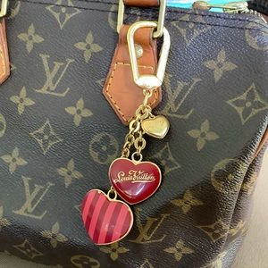 🥳SALE💯Louis Vuitton hearts bag charm/ keychain